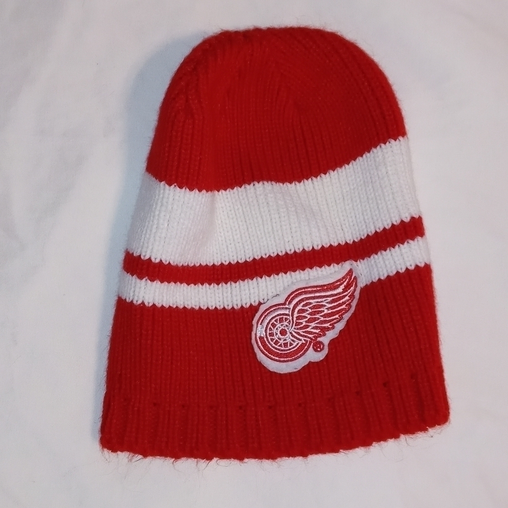 Red wings Miller Lite winter hat